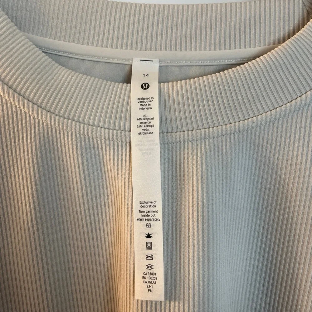 Lululemon Athletica Softstreme Ribbed Bone Perfectly Oversized Cropped Crew - Picture 6 of 6